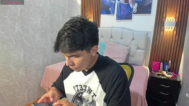 Thiago Kozak online show from December 2025 08:28:02 PM