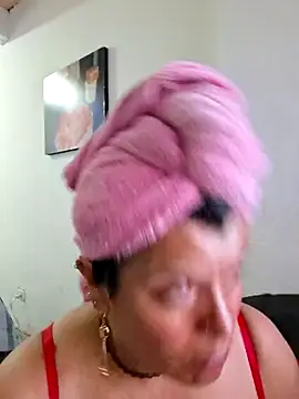 Hanna Kieran online show from October 2025 06:47:01 PM