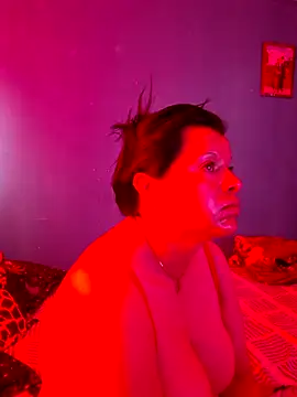 Hanna Kieran online show from December 2025 03:17:01 PM