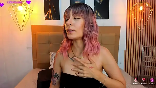 Snapshot of alesziarose chatting on September 2025 07:17:02 PM alesziarose online show from September 2025 07:17:02 PM