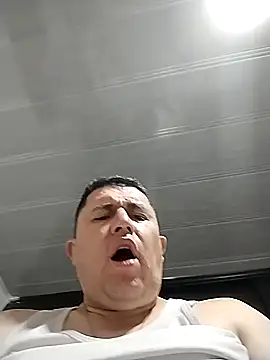 BigCristh79 online show from October 2025 12:28:01 PM