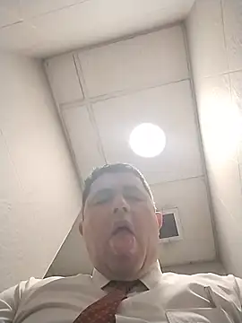 BigCristh79 online show from June 2026 11:02:02 PM