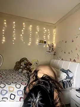 effie castroo online show from September 2025 01:32:02 AM