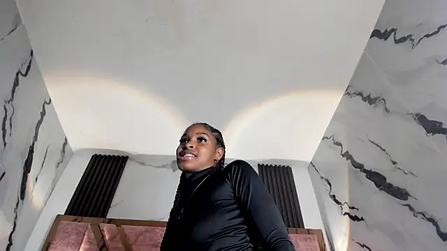 Snapshot of kandy_bronw chatting on December 2025 01:43:02 AM kandy bronw online show from December 2025 01:43:02 AM