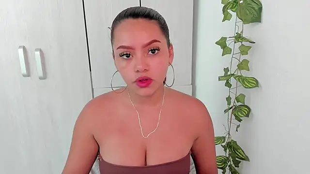 Zunny m online show from April 2026 08:56:01 PM