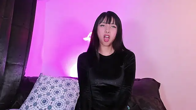 Snapshot of Londonttipton chatting on October 2025 11:14:01 PM Londonttipton online show from October 2025 11:14:01 PM