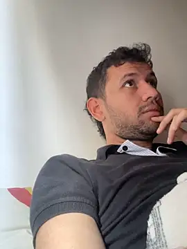 Michaell Spinelly online show from October 2025 02:34:01 PM