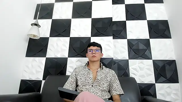 AndyFame1 online show from December 2025 06:47:01 PM