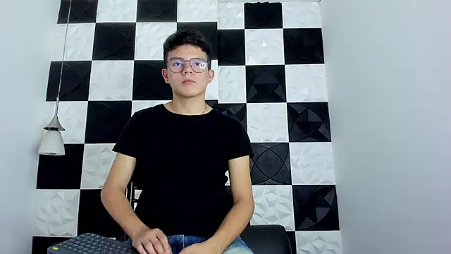 AndyFame1 online show from December 2025 06:59:02 PM