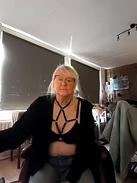 Snapshot of SexyKato001 chatting on November 2025 12:39:02 PM SexyKato001 online show from November 2025 12:39:02 PM