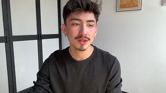 sweettaaron01 online show from February 2026 06:28:02 PM