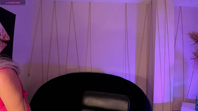 IsabellaMoreau online show from January 2026 07:41:02 PM