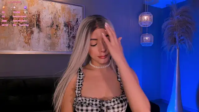 IsabellaMoreau online show from February 2026 07:10:02 PM