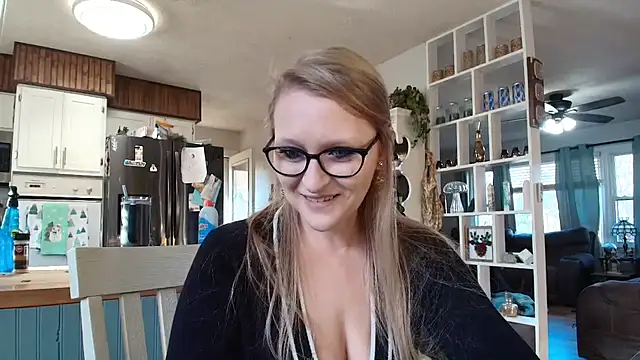 Snapshot of Thesquirtnqueen chatting on November 2025 01:44:02 PM Thesquirtnqueen online show from November 2025 01:44:02 PM