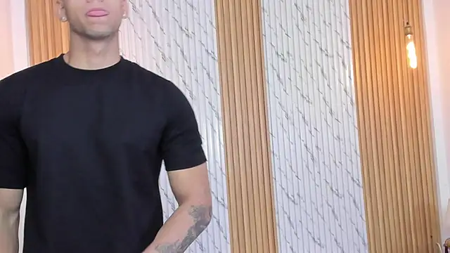 Snapshot of thomas_walker0 chatting on November 2025 12:02:02 PM thomas walker0 online show from November 2025 12:02:02 PM