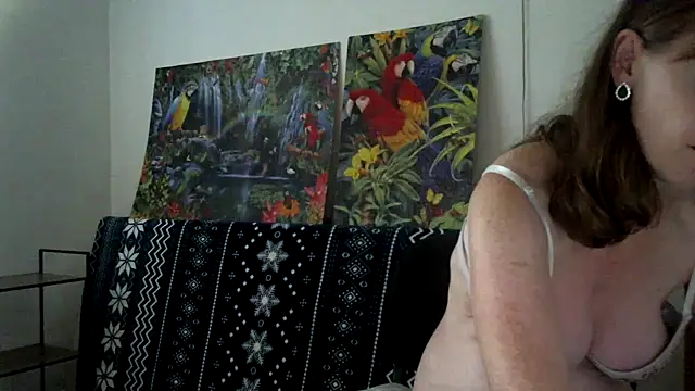 Snapshot of sweetdolly20 chatting on October 2025 01:31:02 PM sweetdolly20 online show from October 2025 01:31:02 PM