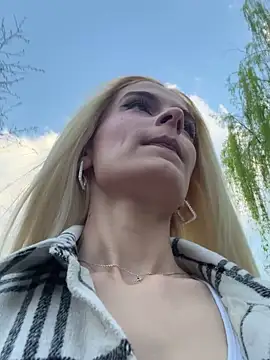 SelenaDaze online show from April 2026 04:23:02 AM