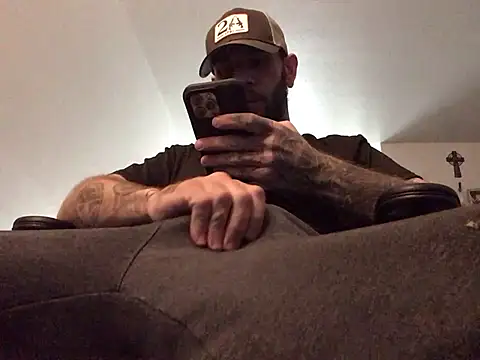 BlueCollarTattoos online show from April 2026 09:39:01 PM