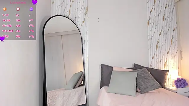 MissVioleet  online show from April 2026 05:58:02 PM