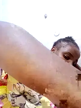 Snapshot of ShySexyBaddiexx chatting on October 2025 01:55:02 AM ShySexyBaddiexx online show from October 2025 01:55:02 AM