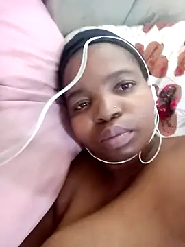 Snapshot of ShySexyBaddiexx chatting on November 2025 09:21:01 AM ShySexyBaddiexx online show from November 2025 09:21:01 AM