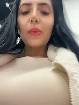 oh nina online show from November 2025 11:49:02 PM