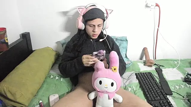 Petite-Goth online show from November 2025 02:22:01 AM