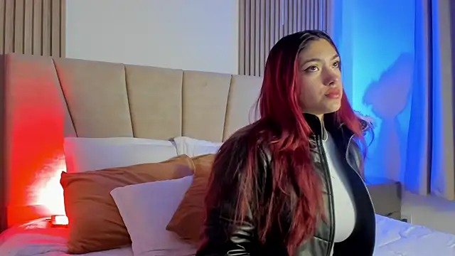 Victoria Beaumont online show from November 2025 11:36:02 AM