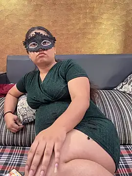 Iampriyaaa15 online show from April 2026 07:28:02 AM