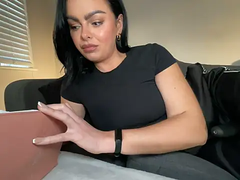 FrancescaXO online show from April 2026 06:55:01 PM