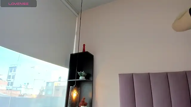 violet myerrs online show from November 2025 01:11:01 PM