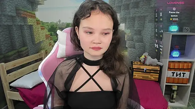 Snapshot of EmilyChaves chatting on September 2025 07:14:02 PM EmilyChaves online show from September 2025 07:14:02 PM