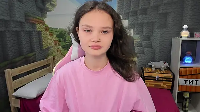 EmilyChaves online show from October 2025 08:09:02 PM