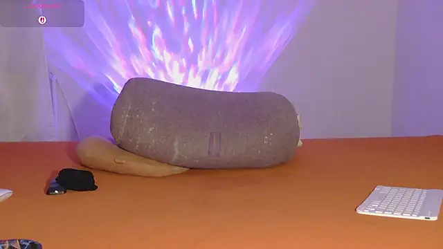 MrsNehir online show from November 2025 08:30:01 PM