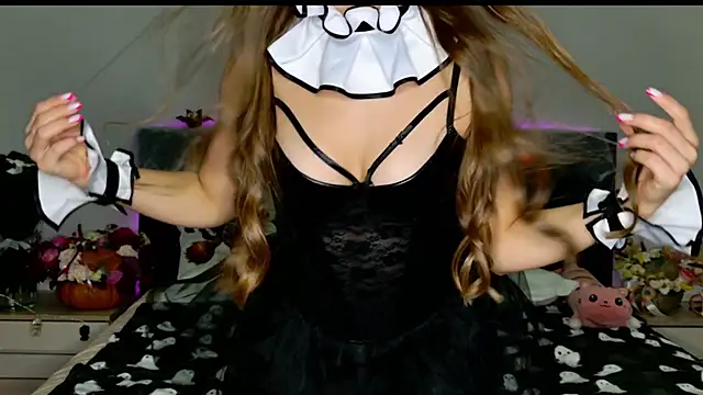 Snapshot of MissEmilyMiller chatting on October 2025 06:53:02 PM MissEmilyMiller online show from October 2025 06:53:02 PM