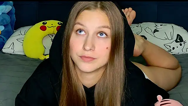 Snapshot of MissEmilyMiller chatting on November 2025 05:56:01 PM MissEmilyMiller online show from November 2025 05:56:01 PM