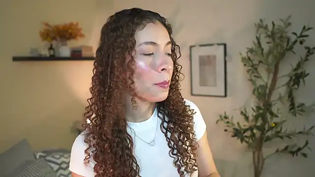 isabella-garcia- online show from June 2026 02:45:01 AM