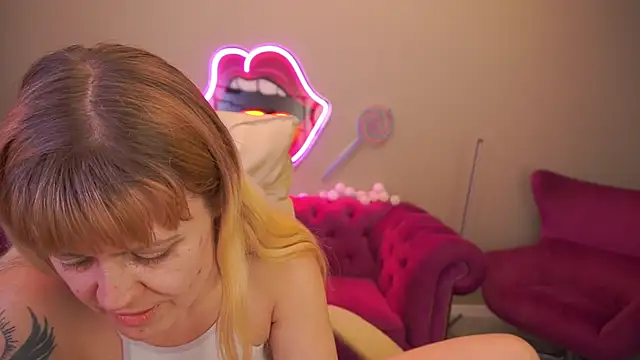 BellaLaPetit online show from February 2026 02:15:02 AM