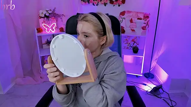 AuroraWrenfield online show from November 2025 04:14:02 AM