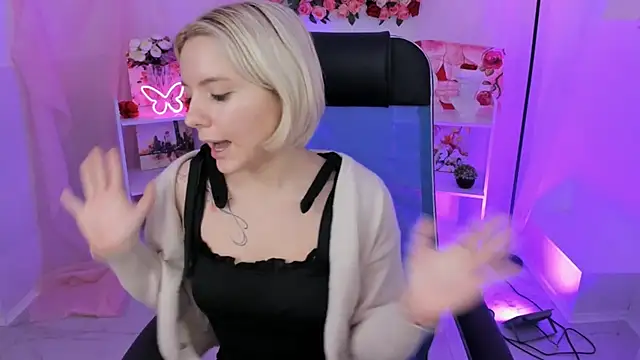 AuroraWrenfield online show from November 2025 04:34:02 AM