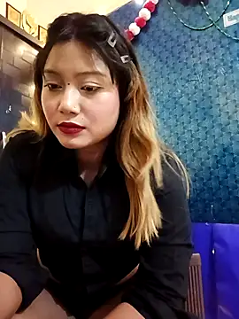 alexa cam44 online show from October 2025 08:30:01 PM