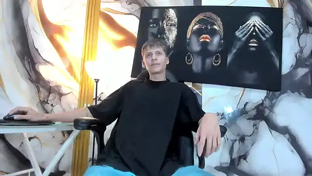 Snapshot of mono_blonde chatting on September 2025 06:52:02 PM mono blonde online show from September 2025 06:52:02 PM