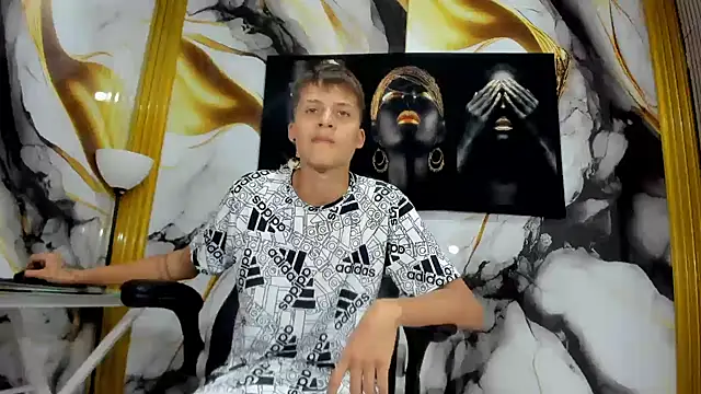 Snapshot of mono_blonde chatting on September 2025 06:30:02 PM mono blonde online show from September 2025 06:30:02 PM