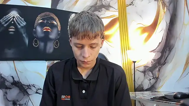 Snapshot of mono_blonde chatting on May 2026 11:04:02 AM mono blonde online show from May 2026 11:04:02 AM