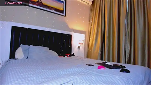 marrenaa online show from December 2025 06:06:01 AM