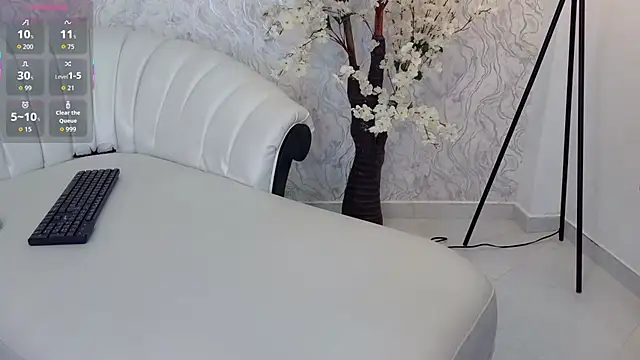 aura sanders1 online show from December 2025 11:52:02 AM