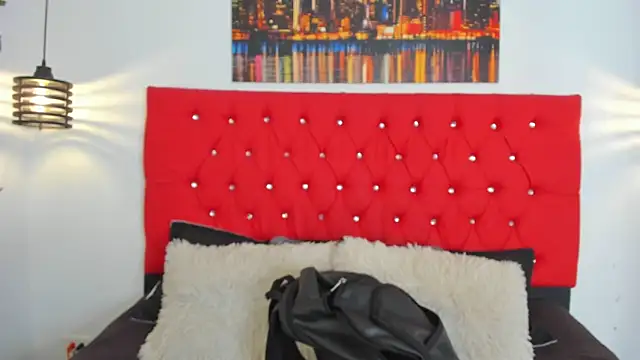 Snapshot of carolinacrus01 chatting on October 2025 06:35:02 PM carolinacrus01 online show from October 2025 06:35:02 PM