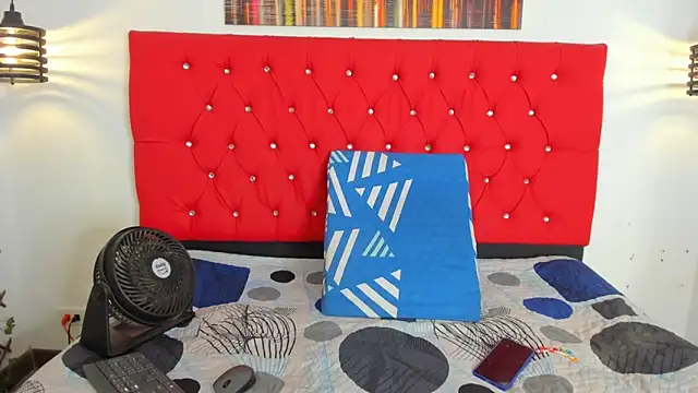 Snapshot of carolinacrus01 chatting on November 2025 01:22:01 PM carolinacrus01 online show from November 2025 01:22:01 PM