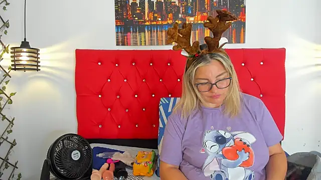 Snapshot of carolinacrus01 chatting on November 2025 04:07:02 PM carolinacrus01 online show from November 2025 04:07:02 PM