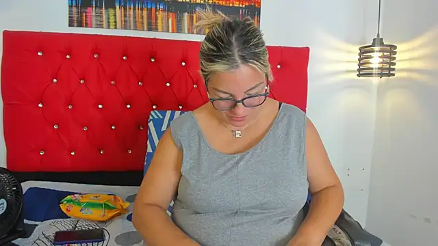 Snapshot of carolinacrus01 chatting on November 2025 03:34:01 PM carolinacrus01 online show from November 2025 03:34:01 PM